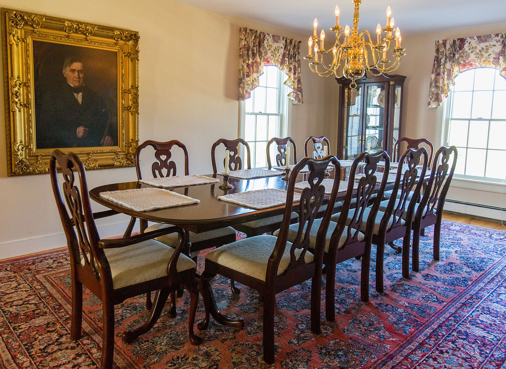 Guest house dining room